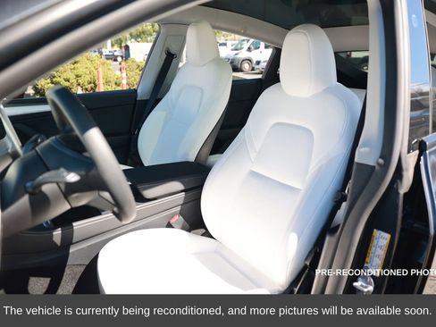 Used 2024 Tesla Model Y Long Range image 10