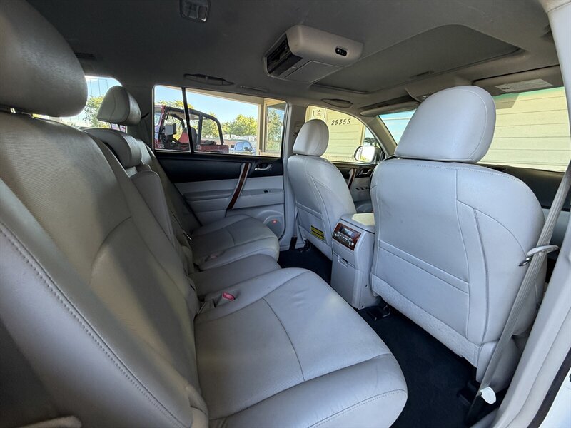 Used 2012 Toyota Highlander Limited AWD/4WD image 13