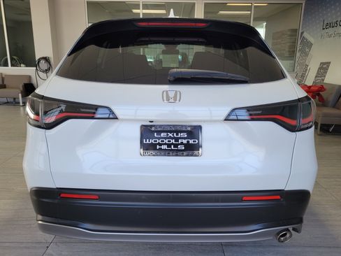 Used 2023 Honda HR-V Sport image 4