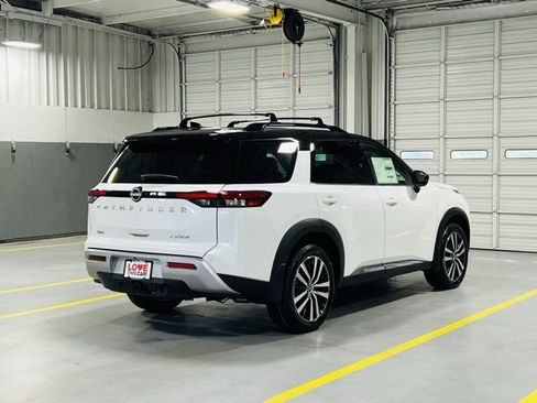 New 2025 Nissan Pathfinder Platinum image 21