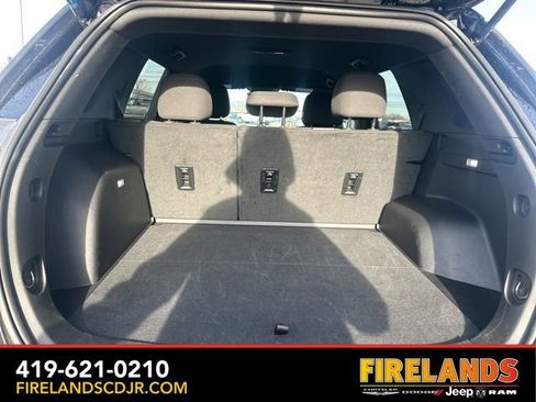 Used 2025 GMC Terrain Elevation image 12