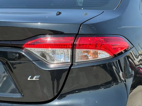 Used 2022 Toyota Corolla LE FWD image 26