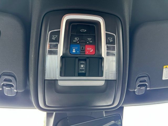 Used 2022 RAM 1500 Limited w/ Off-Road Group AWD/4WD image 32