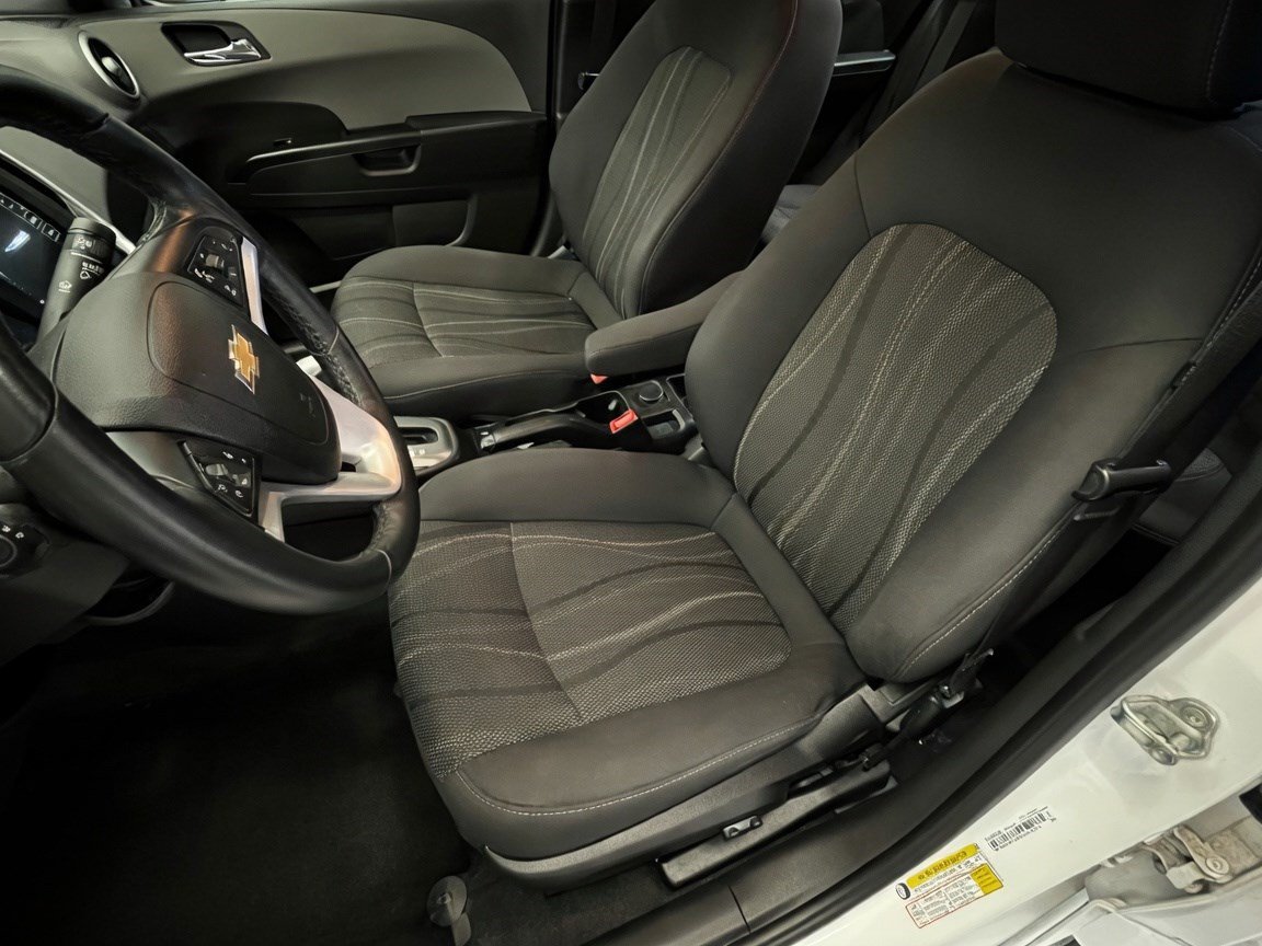 Used 2019 Chevrolet Sonic LT w/ Convenience Package FWD image 11