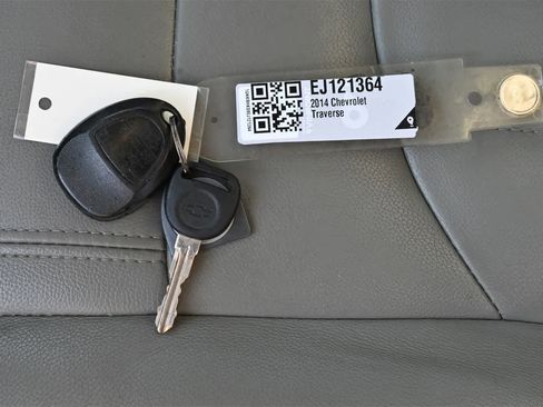 Used 2014 Chevrolet Traverse LT image 26