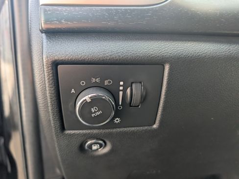 Used 2015 Jeep Grand Cherokee Altitude AWD/4WD image 14
