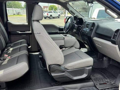 Used 2017 Ford F150 XL w/ Equipment Group 101A Mid AWD/4WD image 6