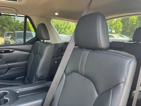 Used 2023 Honda Pilot Touring image 28