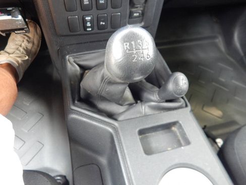 Used 2007 Toyota FJ Cruiser 4WD image 25
