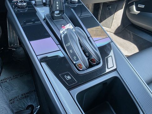 Used 2022 Porsche 911 Carrera 4 image 19