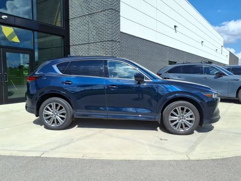Certified 2025 MAZDA CX-5 Signature AWD/4WD image 8
