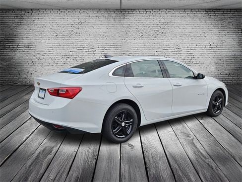 Used 2024 Chevrolet Malibu LS w/ Driver Confidence Package image 5