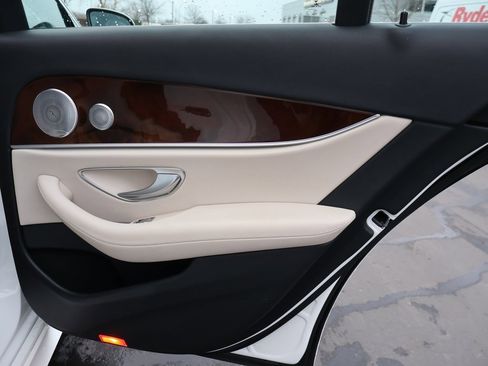 Used 2019 Mercedes-Benz E 300 4MATIC image 16