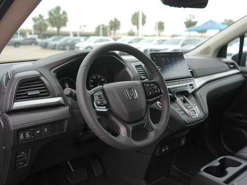 Certified 2026 Honda Odyssey EX-L image 2