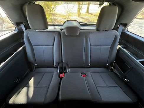 Used 2019 Ford Expedition XLT image 28