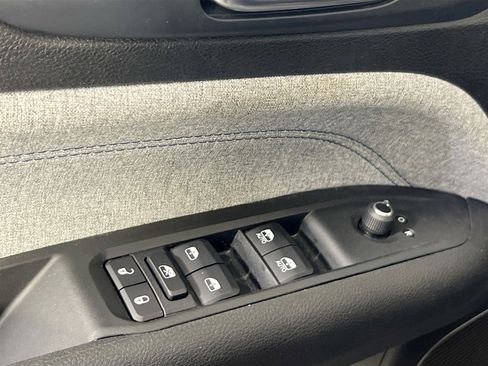 Used 2022 Jeep Compass Latitude image 17