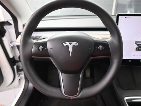 Used 2023 Tesla Model 3 Standard Range image 12