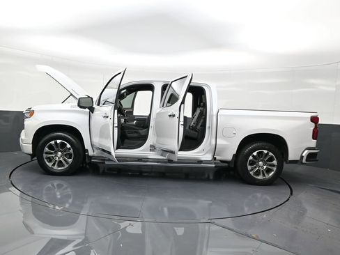 Used 2024 Chevrolet Silverado 1500 High Country image 30