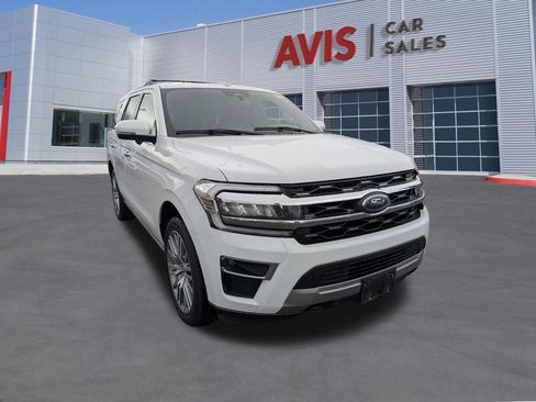 Used 2023 Ford Expedition Limited image 3