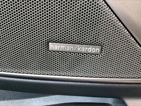 Used 2025 BMW 330i xDrive Sedan w/ M Sport Package image 35