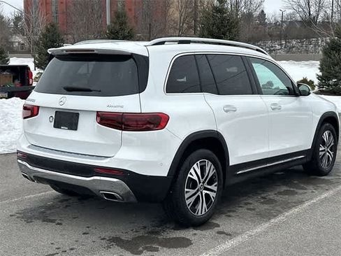 Used 2025 Mercedes-Benz GLB 250 4MATIC image 25