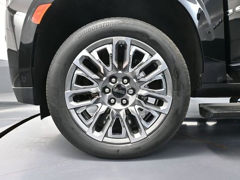 Used 2023 GMC Yukon XL Denali Ultimate AWD/4WD image 20