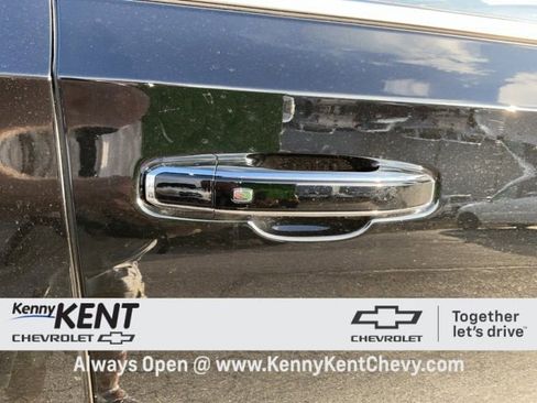 Used 2026 Chevrolet Suburban High Country w/ Sun And Tow Package image 18