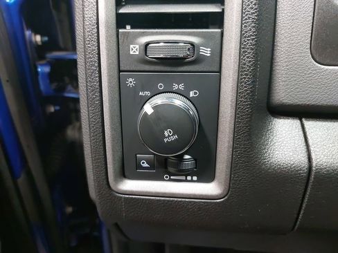 Used 2017 RAM 1500 Express w/ Express Value Package image 26