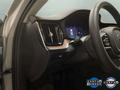 Used 2025 Volvo V60 B5 Cross Country Plus image 16