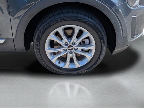 Used 2020 Kia Telluride LX FWD image 9