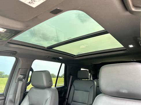 Used 2021 Chevrolet Tahoe Z71 w/ Z71 Signature Package AWD/4WD image 21