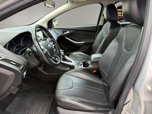 Used 2014 Ford Focus SE w/ Equipment Group 201A FWD image 2