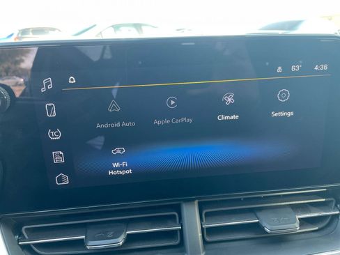 Used 2025 Chevrolet Trax LT w/ LT Convenience Package image 20