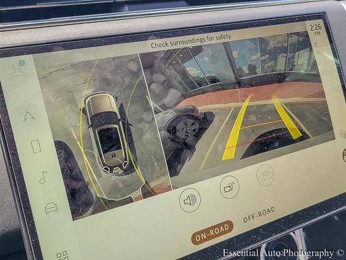 Used 2023 Land Rover Range Rover SE image 14