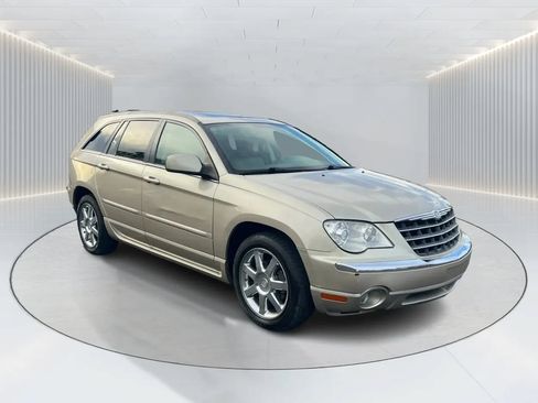 Used 2007 Chrysler Pacifica Limited AWD/4WD image 3