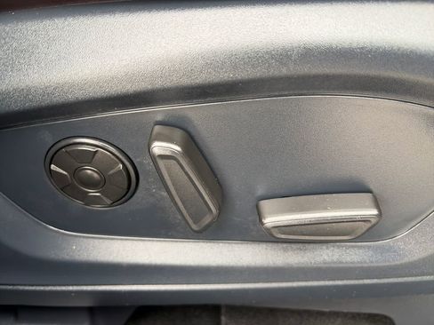 Used 2025 Ford Explorer Platinum image 15