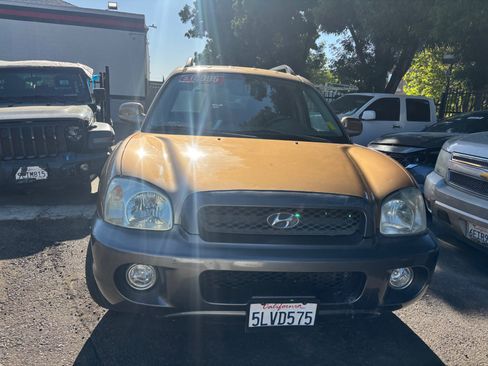 Used 2004 Hyundai Santa Fe GLS FWD image 2
