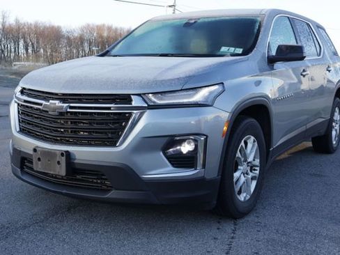 Used 2023 Chevrolet Traverse LS AWD/4WD image 3