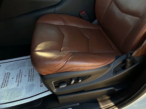 Used 2017 Cadillac Escalade Premium Luxury image 12