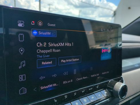 New 2025 Chevrolet Colorado LT w/ LT Convenience Package image 13