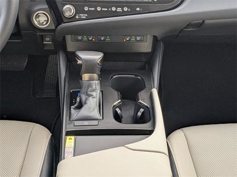 Certified 2025 Lexus ES 350 w/ Premium Package image 18