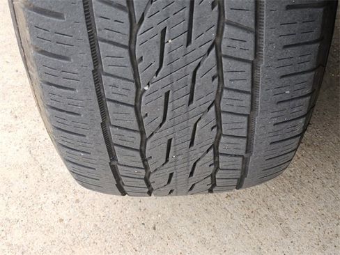 Used 2023 GMC Yukon XL SLT w/ SLT Luxury Package image 11