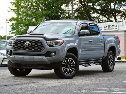 Used 2020 Toyota Tacoma TRD Sport w/ Technology Package AWD/4WD image 5
