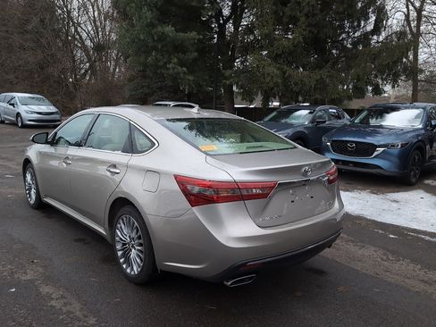 Used 2016 Toyota Avalon Limited image 13