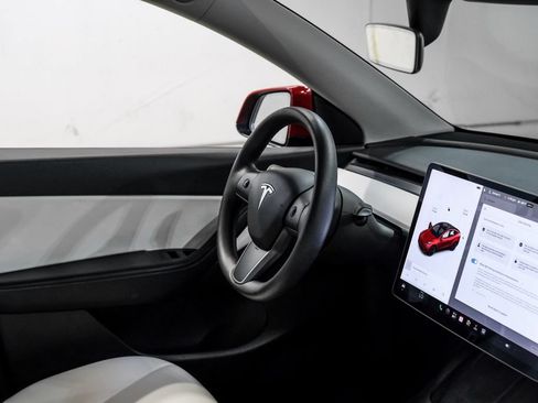 Used 2022 Tesla Model Y Long Range AWD/4WD image 21