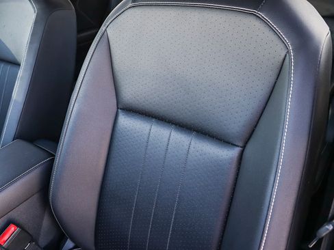 Used 2022 Volkswagen Tiguan SE R-Line image 24