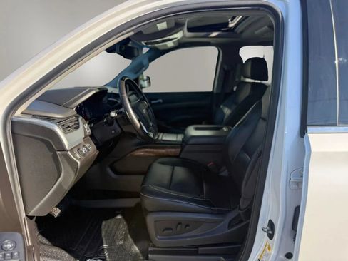 Used 2017 Chevrolet Suburban Premier AWD/4WD image 15