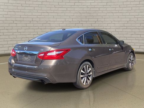 Used 2017 Nissan Altima 2.5 SV FWD image 5