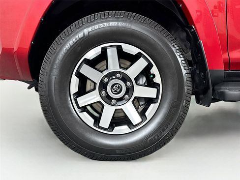 Certified 2024 Toyota 4Runner TRD Off-Road Premium AWD/4WD image 45