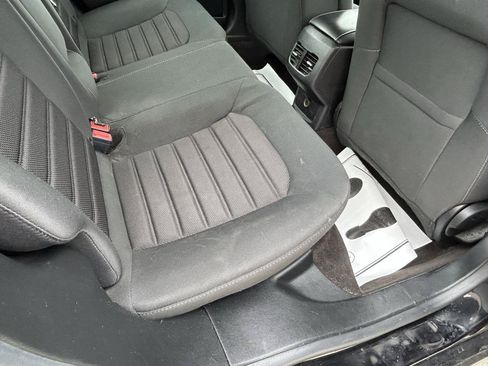Used 2020 Ford Fusion SE FWD image 11